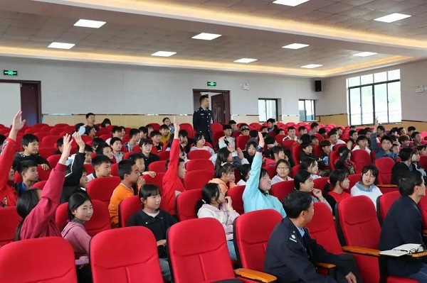 貴州省司法行政戒毒系統(tǒng)以法治教育為抓手 扎實(shí)開展“我為群眾辦實(shí)事”實(shí)踐活動(dòng)